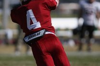 开云电竞-英超球队基于位置热力图优化压迫式防守区域控制，英超球队战术